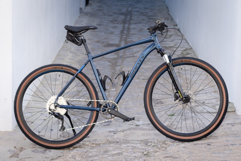 Monty Corsa hybrid bike for bike tours through Andalucia, southern Spain